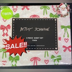Betsey Johnson Christmas 3-pc Twin Sheet Set Pink Green Bows Candy Hearts NIP